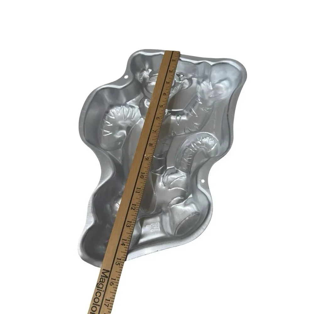 Vintage Wilton Tigger Full Body Cake Pan 2105-3001 Disney